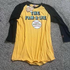 Pittsburgh Pirates Baseball tee